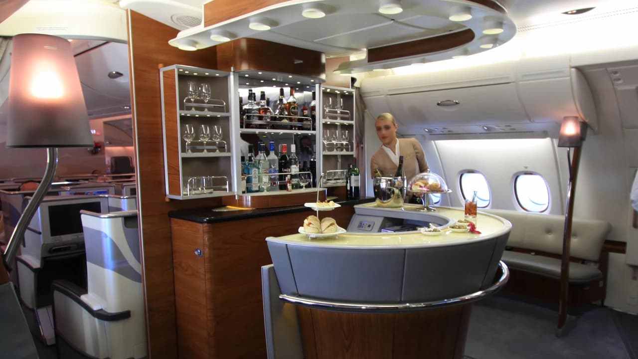 Emirates A380 upper deck onboard bar