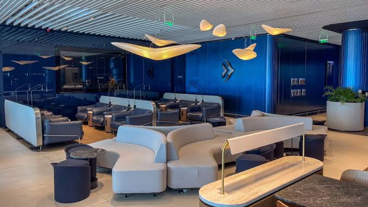 Aegean Airlines Business Class business class airport lounge — Lounge access when flying Aegean Airlines