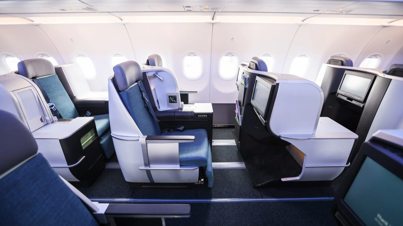 Aer Lingus Business Class business class cabin details
