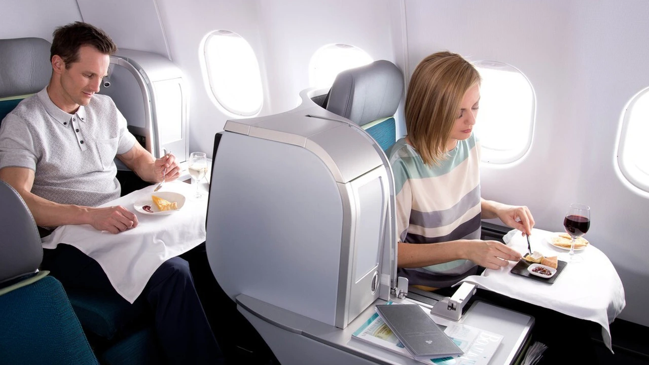 Aer Lingus Business Class business class dining and meal service