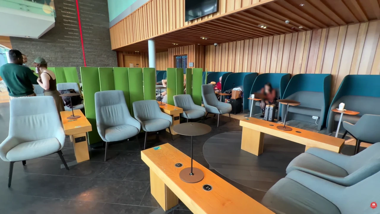 Aer Lingus Business Class business class airport lounge — Lounge access when flying Aer Lingus