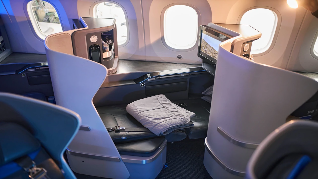 Air Europa Business Class business class seat and cabin