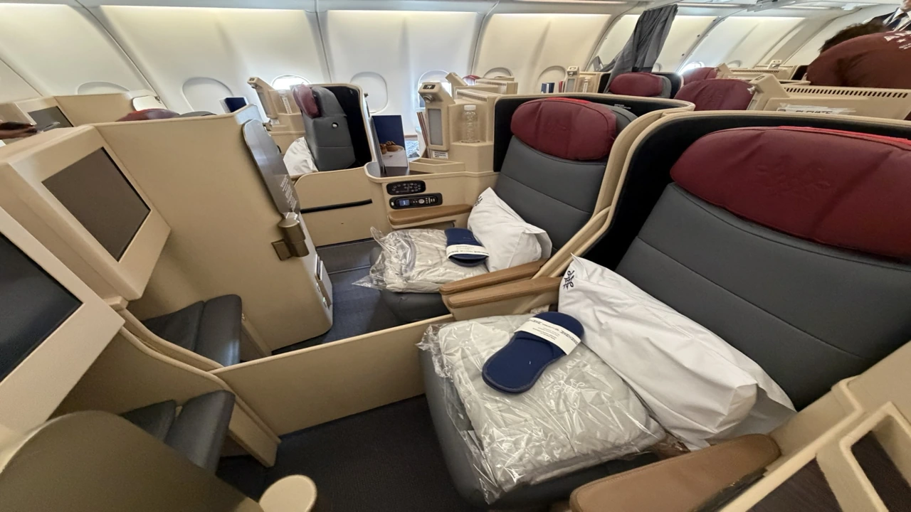 Air Serbia Business Class business class cabin details