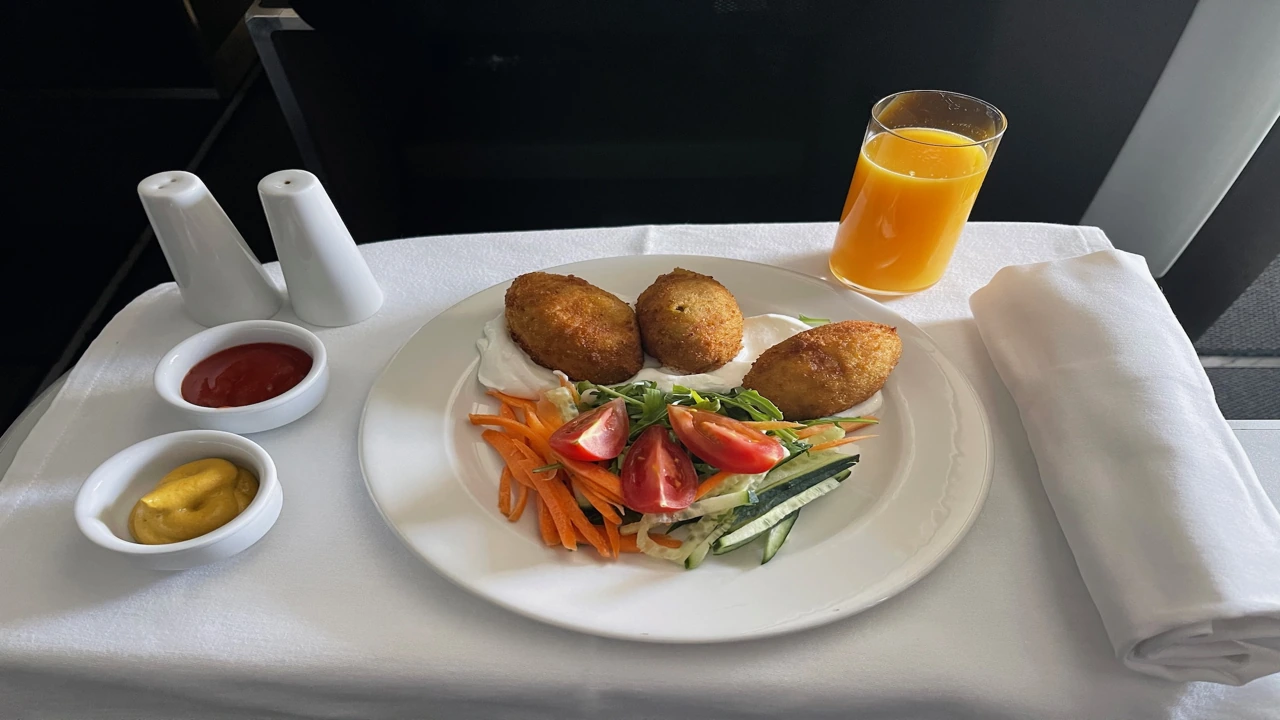 Air Serbia Business Class business class dining and meal service