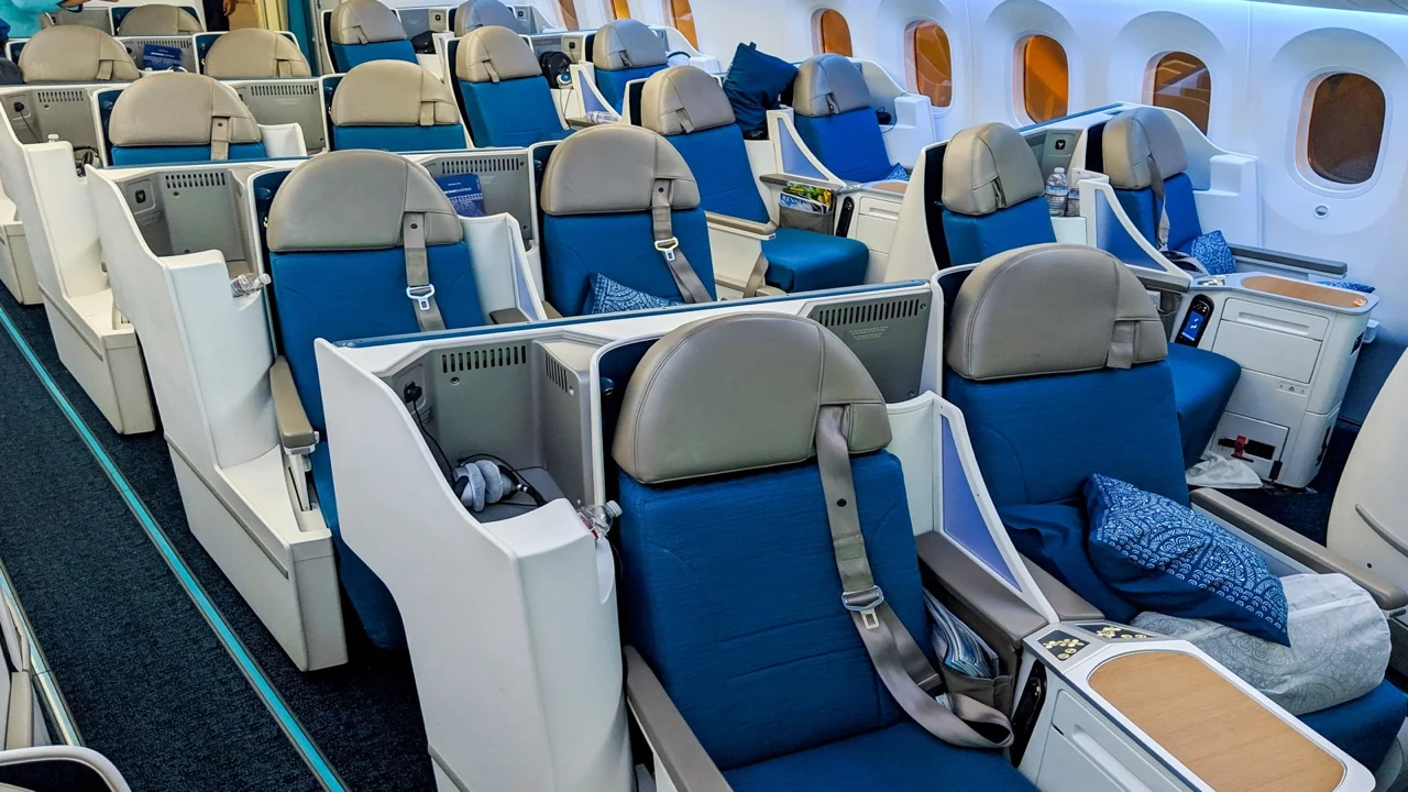 Air Tahiti Nui Poerava Business business class cabin details