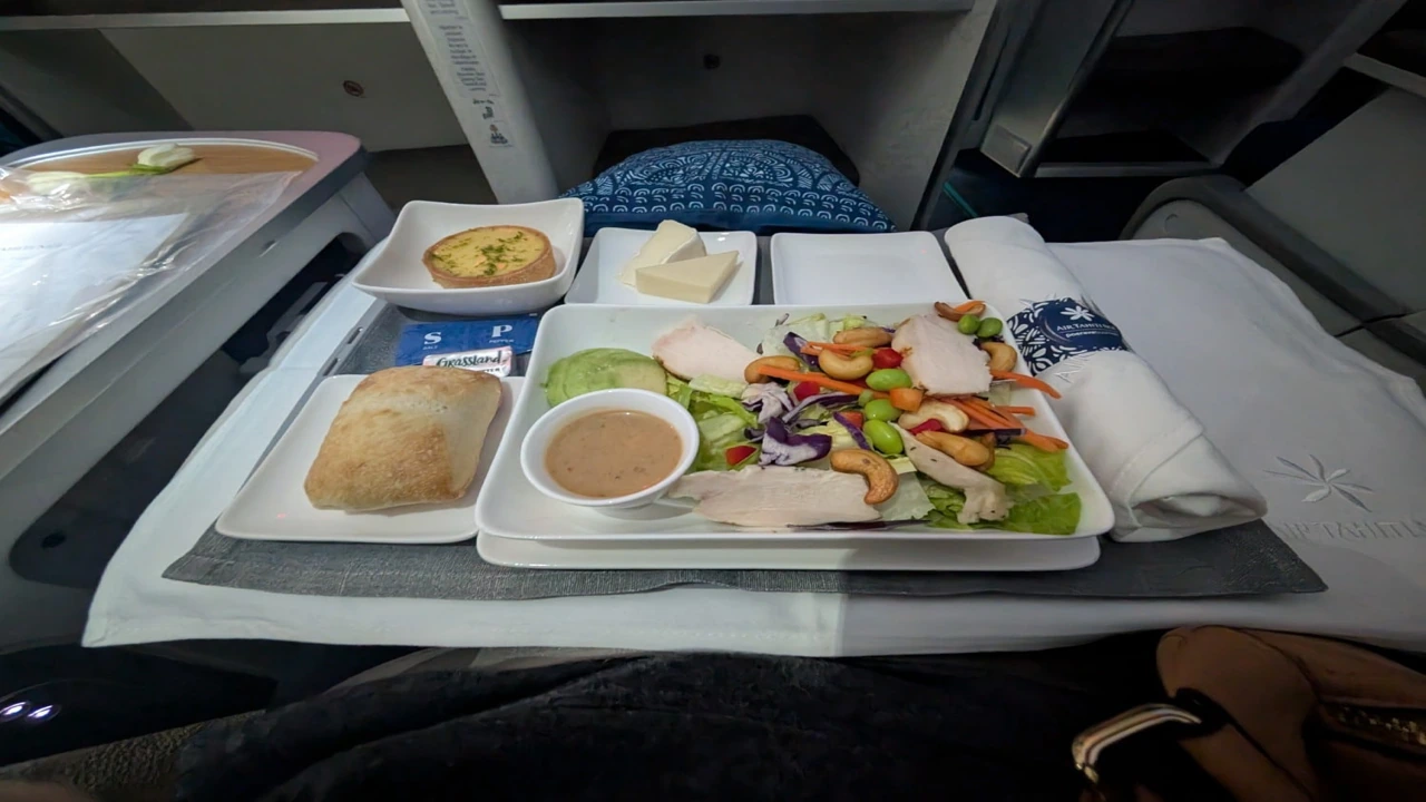 Air Tahiti Nui Poerava Business business class dining and meal service