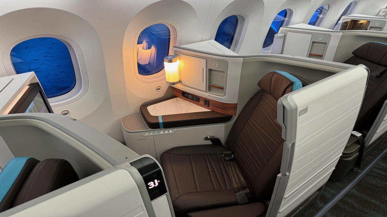 Alaska Airlines First Class business class seat and cabin