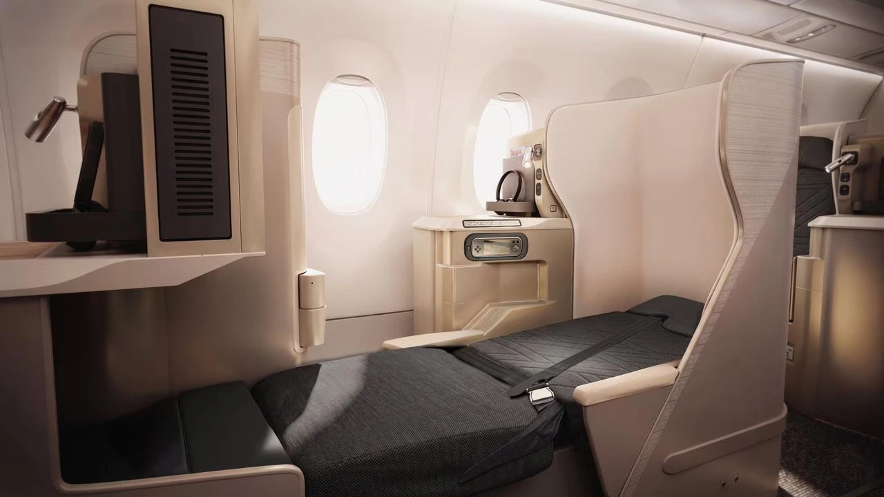 Asiana Airlines Business Smartium business class cabin details