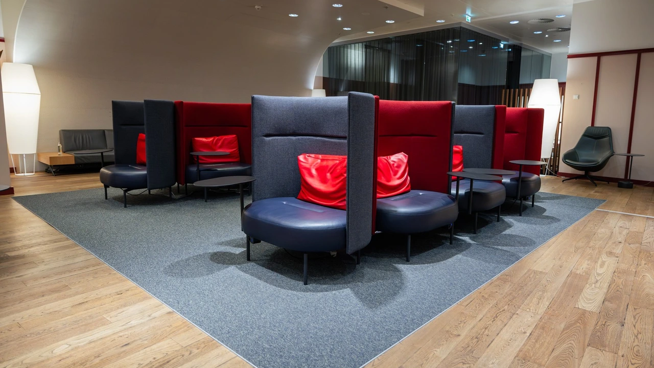 Austrian Airlines Business Class business class airport lounge — Lounge access when flying Austrian Airlines