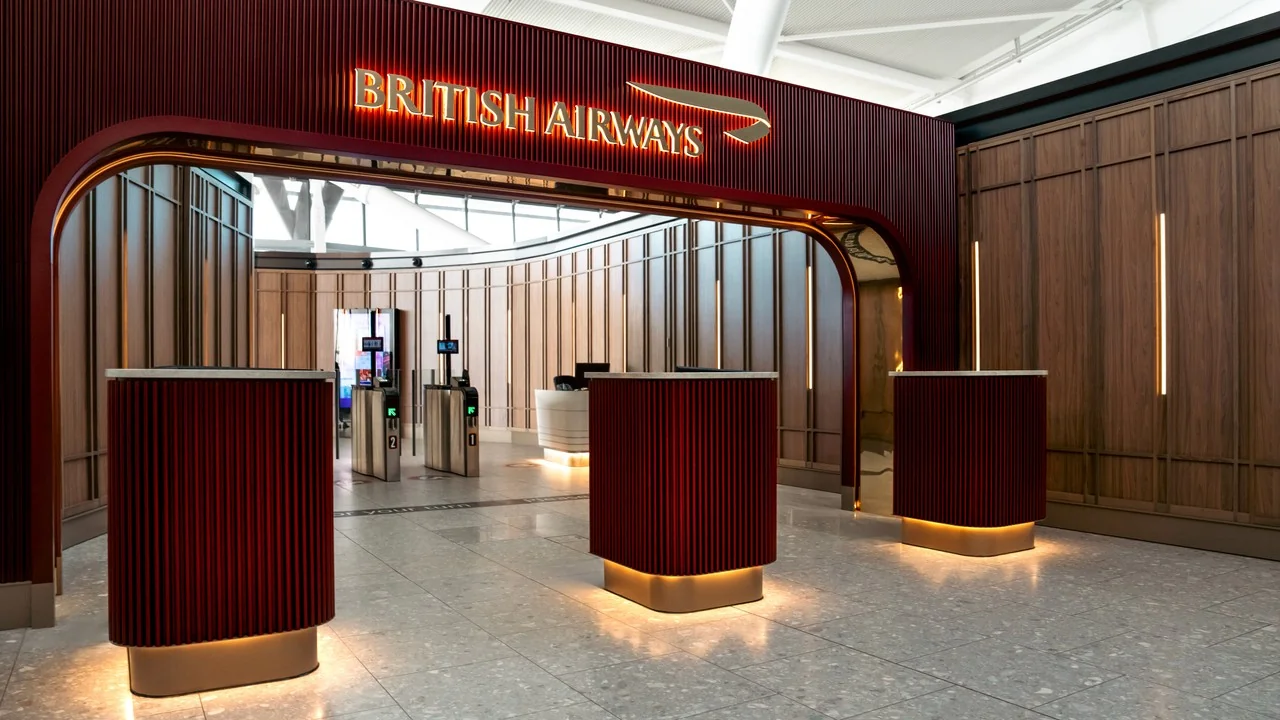 British Airways Club Suite business class airport lounge — Lounge access when flying British Airways