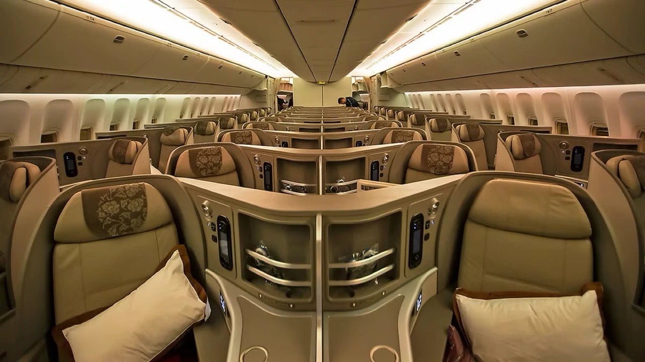 China Eastern Airlines Business Class business class cabin details