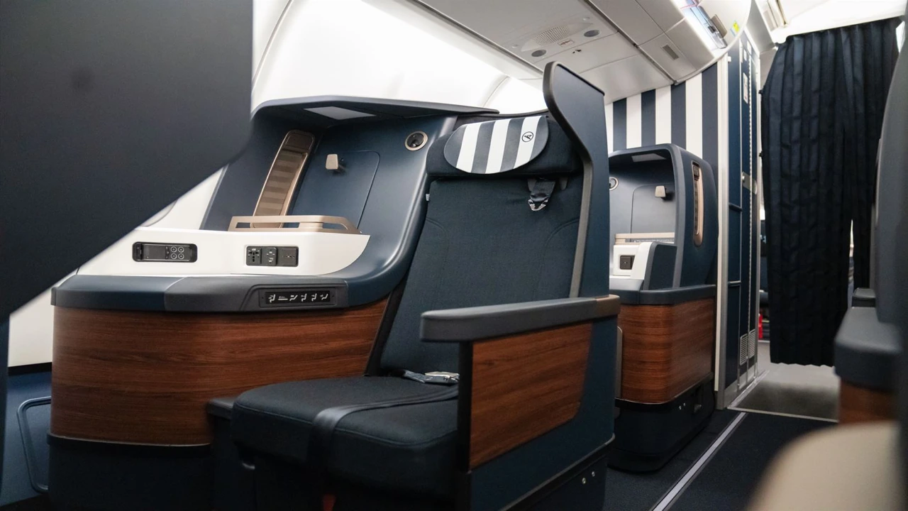 Condor Prime Seat / Business business class seat and cabin