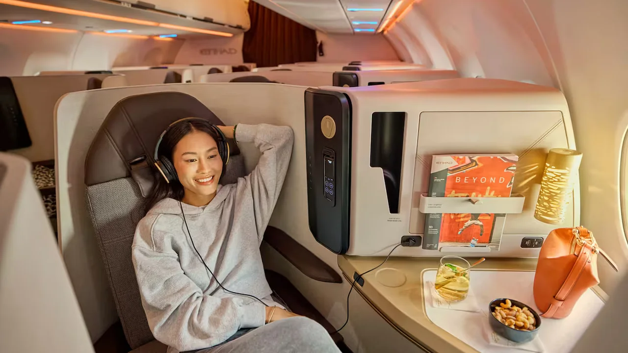 Etihad Airways Business Studio business class cabin details