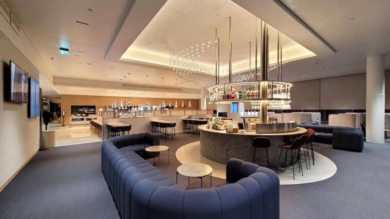 Finnair Business Class business class airport lounge — Lounge access when flying Finnair