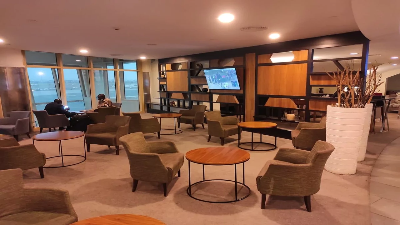 Kenya Airways Business Class business class airport lounge — Lounge access when flying Kenya Airways
