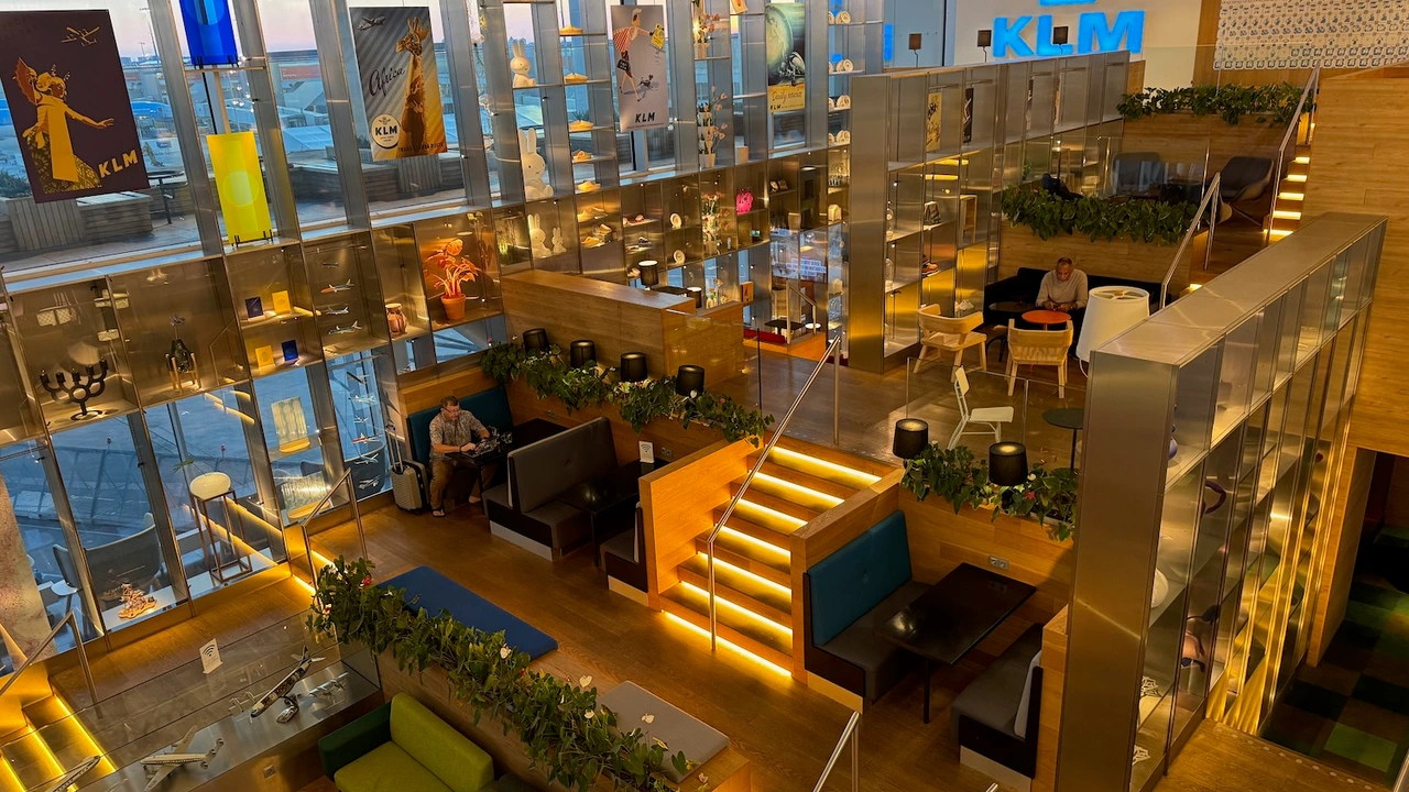 KLM Royal Dutch Airlines World Business Class business class airport lounge — Lounge access when flying KLM Royal Dutch Airlines