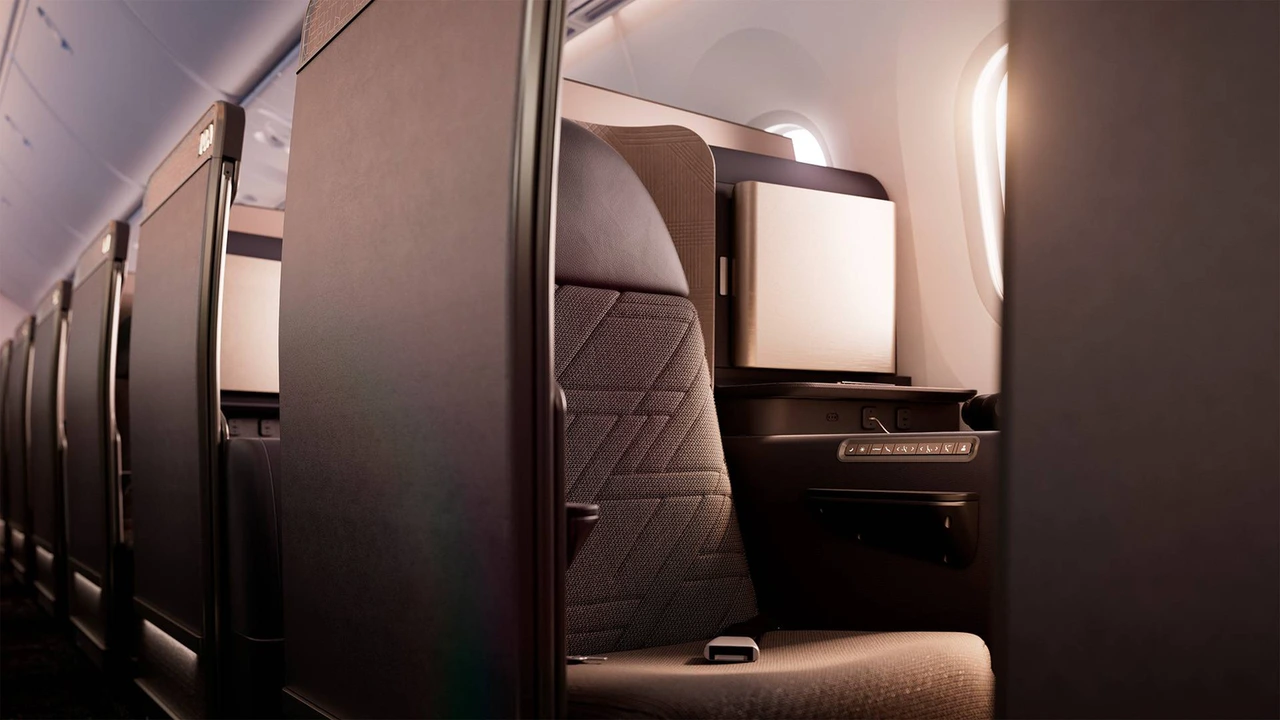 Korean Air Prestige Class business class cabin details — Los Angeles to Seoul