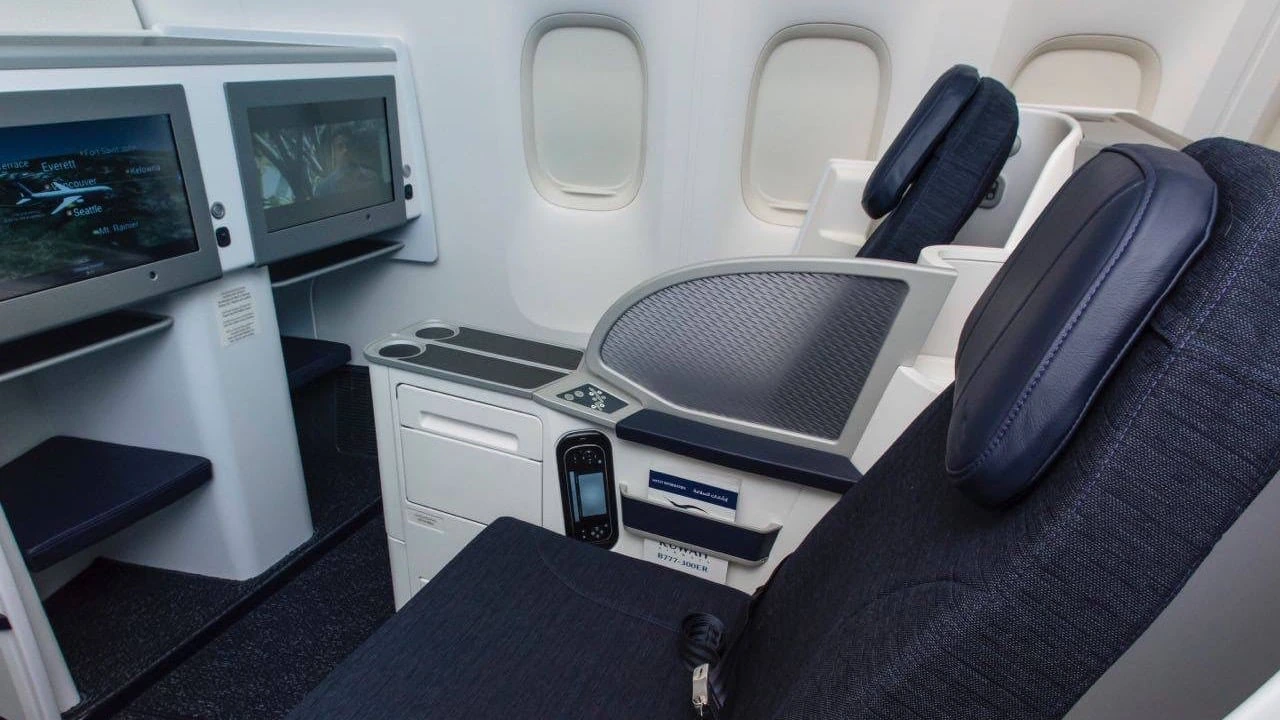 Kuwait Airways Business Class business class cabin details
