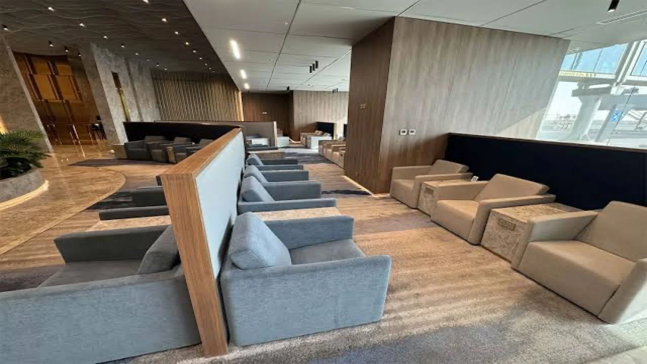 Kuwait Airways Business Class business class airport lounge — Lounge access when flying Kuwait Airways
