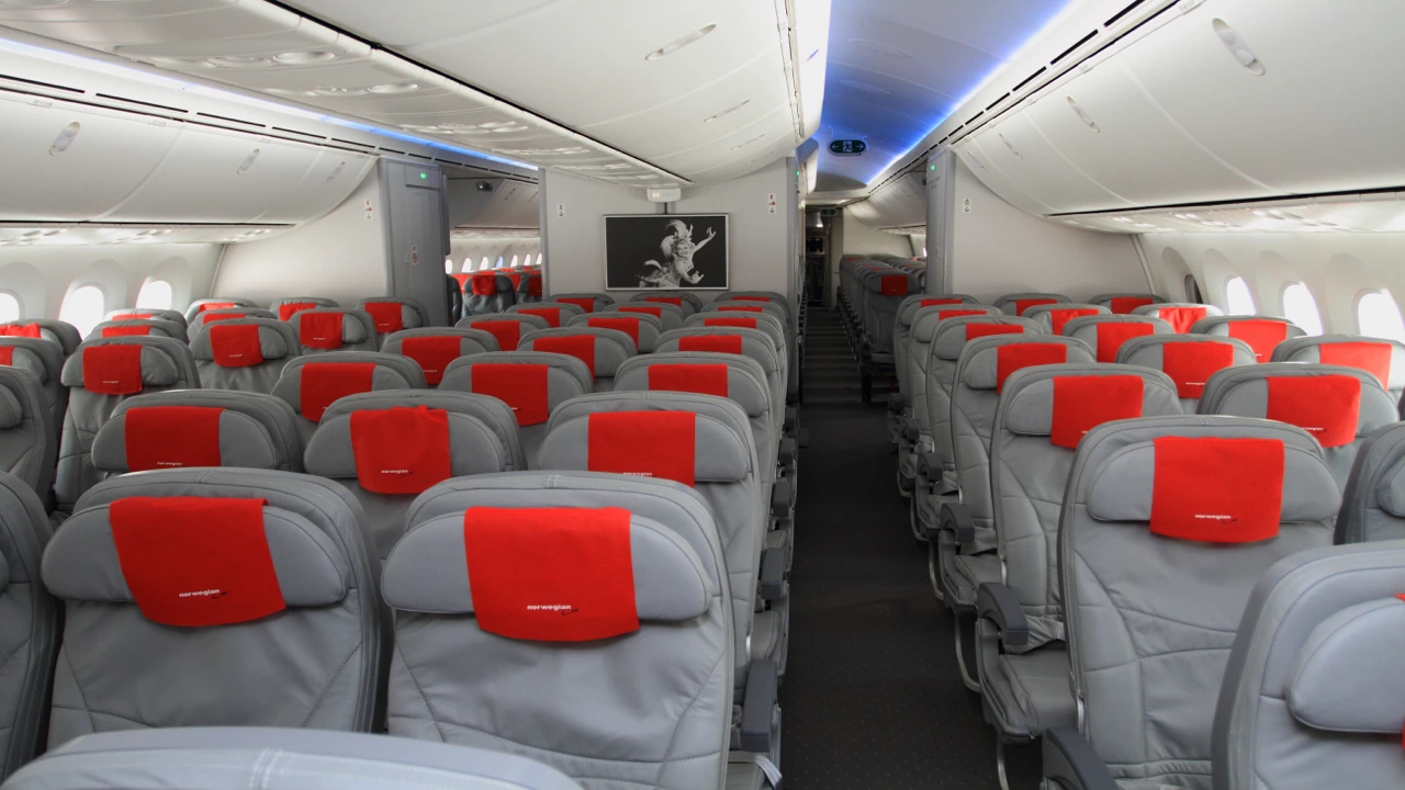 Norwegian Air Premium business class cabin details