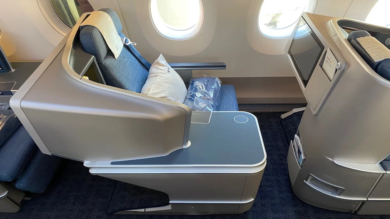 Philippine Airlines Business Class business class cabin details