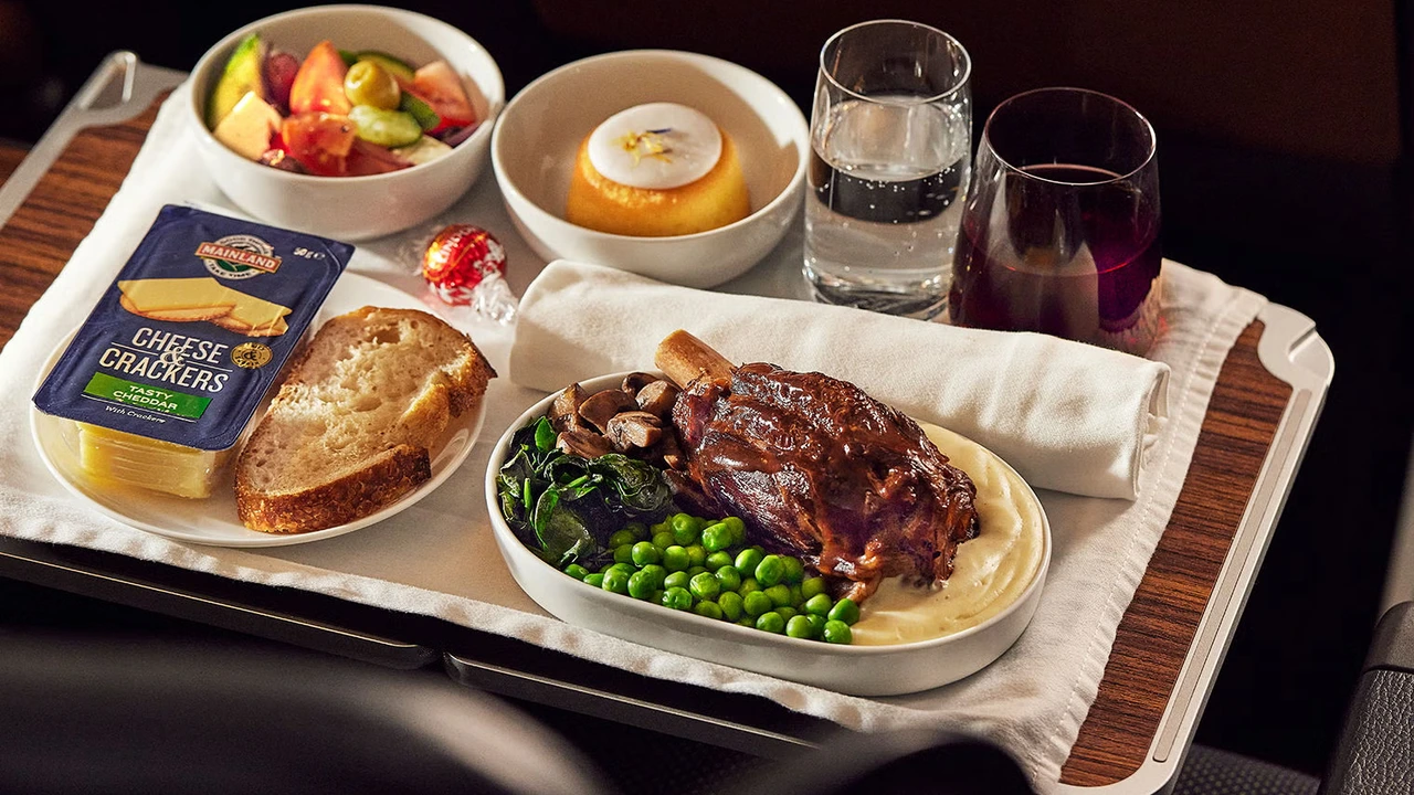 Qantas Business Suite (Project Sunrise) business class dining and meal service