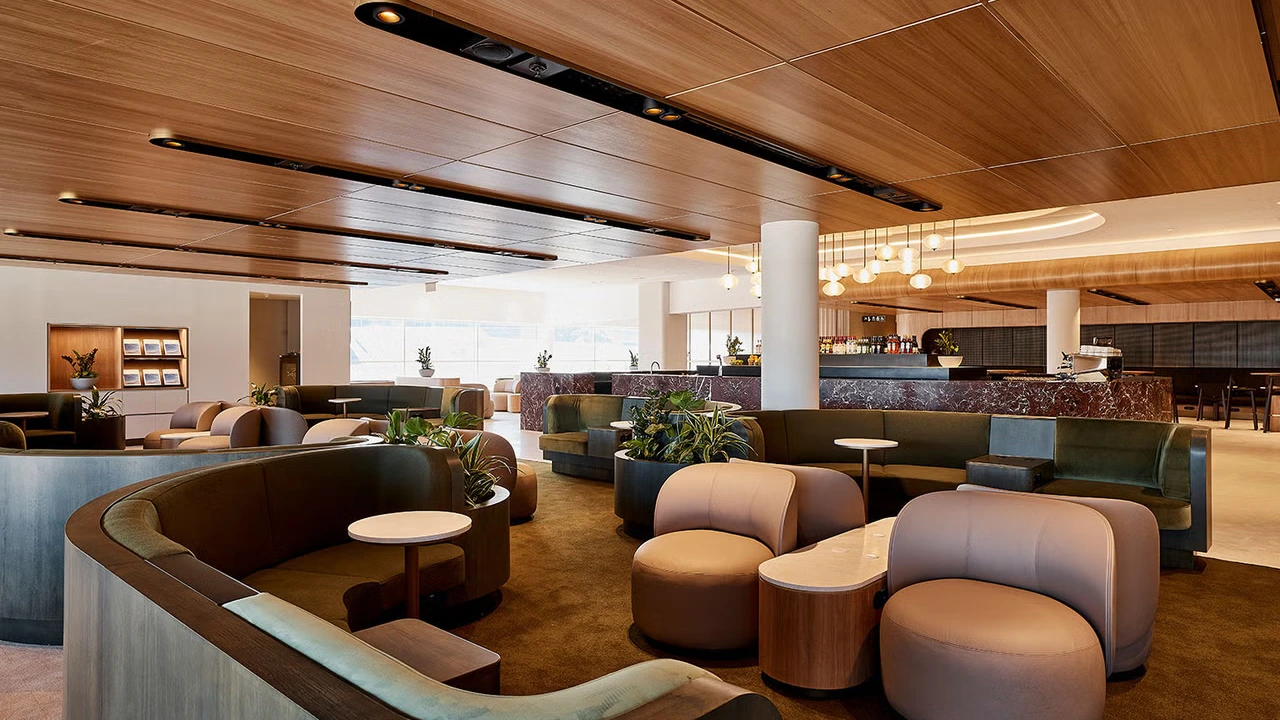 Qantas Business Suite (Project Sunrise) business class airport lounge — Lounge access when flying Qantas