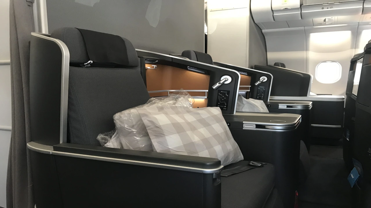 SAS Scandinavian Airlines SAS Business business class cabin details