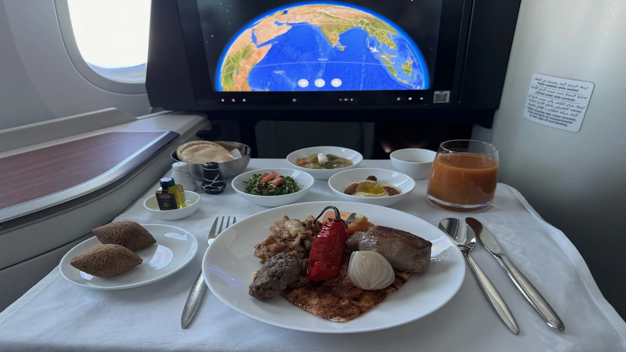 Saudia Business Class business class dining and meal service