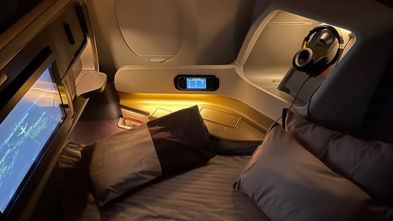 Singapore Airlines Business Class business class cabin details — San Francisco to Singapore