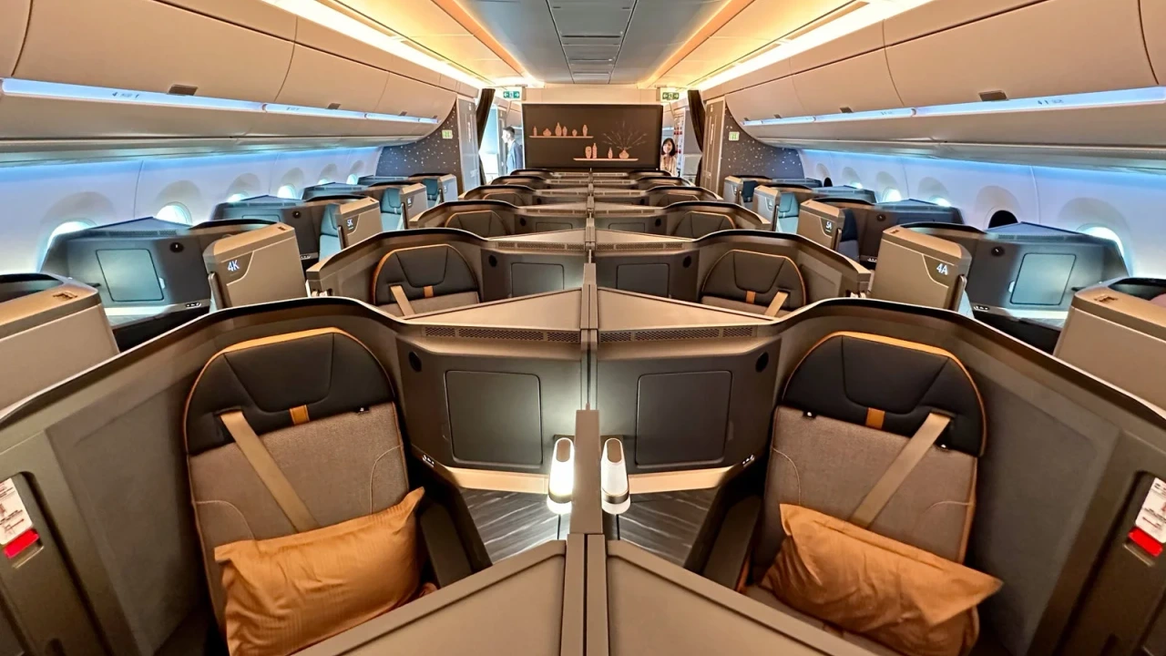 Starlux Airlines Business Class business class cabin details