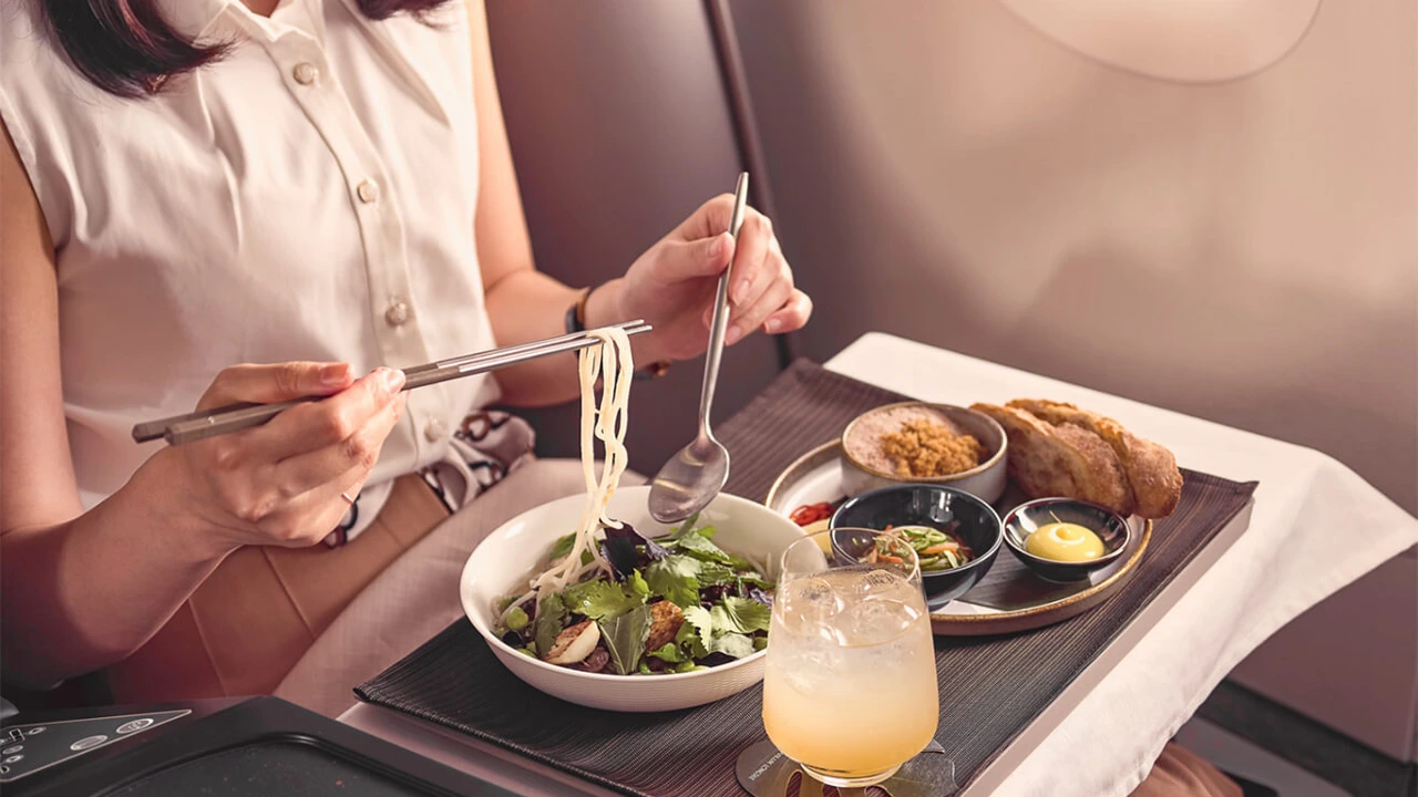 Starlux Airlines Business Class business class dining and meal service