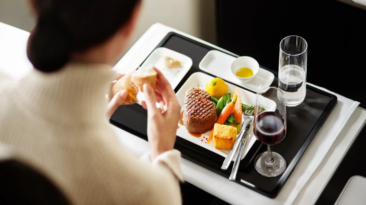 SWISS Business business class dining and meal service